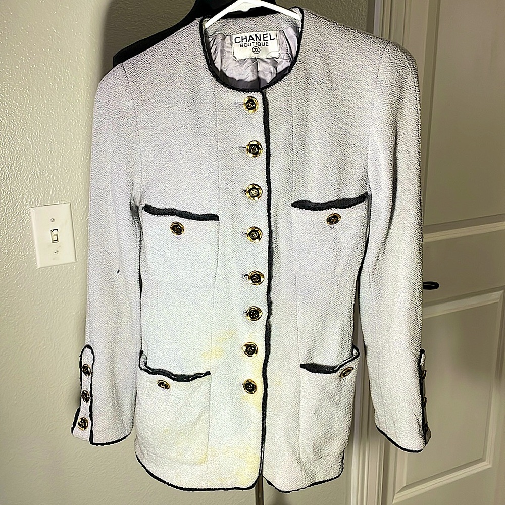 CHANEL Boutique Blazer Buttons, Tag, & Gold chain